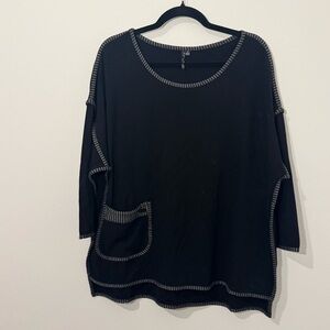 BYJJ Women’s Black Tunic Top Size Medium Exposed Seam Pocket Long Sleeve